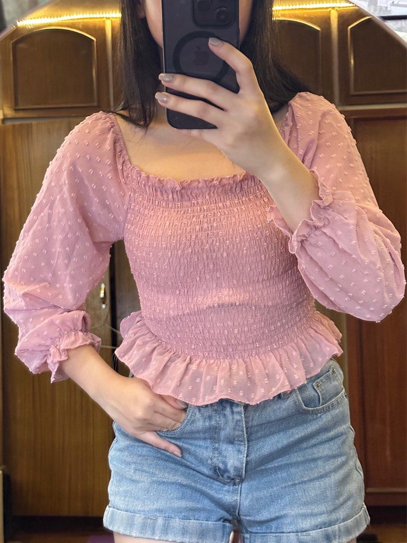 Pink bangkok top long sleeves (Category: Longsleeves) located in Cainta. Submitted by ree_declutters (Listing ID 1390806725, Image 1). Description: Used once only Bangkok style textured top Model measurements: Height: 5ft Bust: 30inch / 76cm Waist: 25.5inch / 65cm Hips: 33 inch / 84cm *model has a short torso.