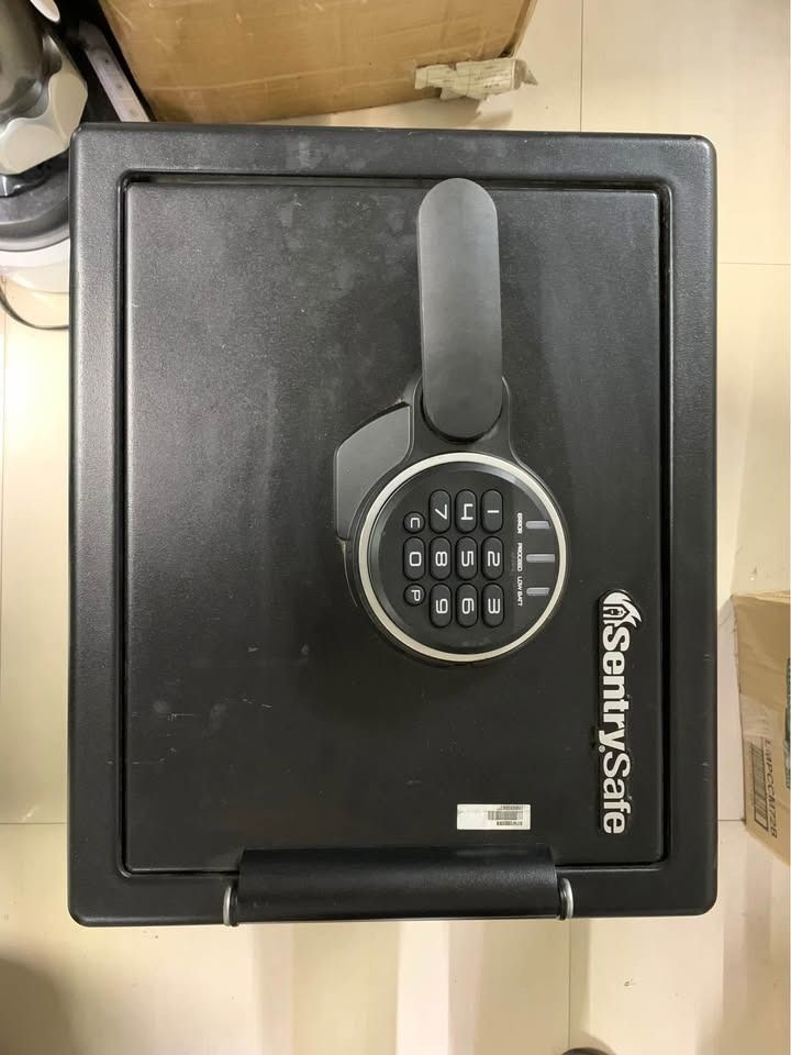 SENTRY SAFE Water / Fire Resistant Safe (Combination Lock) (Category: Safe) located in Pasay City. Submitted by meostore (Listing ID 1390854691, Image 2). Description: SENTRY SAFE Water / Fire Resistant Safe (Combination Lock) -Approx. meas.: H 14" x L 16" x W 17" (inches) -Brand: SentrySafe -Features heavy duty material; unbreakable built; preferred for personal safebox purposes NOTE: NO KEY INCLUDED❗️Selling as is only❗️Actual photos are posted
