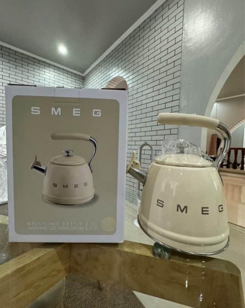 Smeg cream set (Category: Other Kitchen Appliances) located in Manila. Submitted by emiliofper07230 (Listing ID 1390802038, Image 3). Description: .