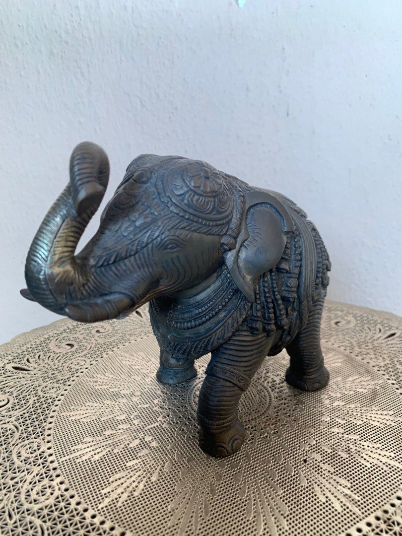 Solid Brass Elephant (Category: Other Home Decor) located in Petaling Jaya. Submitted by ennkayy (Listing ID 1390836330, Image 3). Description: 2kg 6inches height.