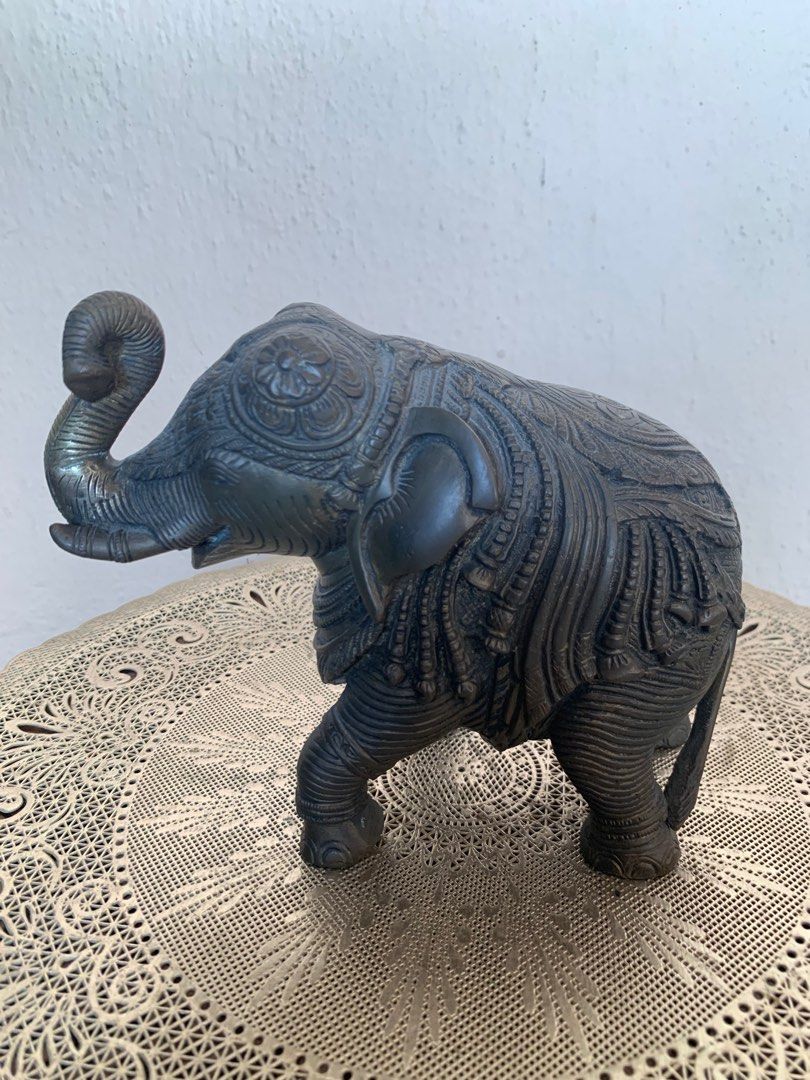 Solid Brass Elephant (Category: Other Home Decor) located in Petaling Jaya. Submitted by ennkayy (Listing ID 1390836330, Image 2). Description: 2kg 6inches height.