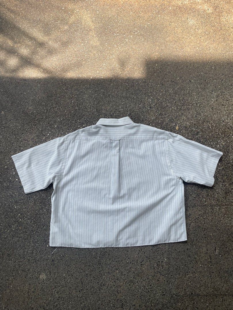 STAFFORD STRIPPED CROPPED POLO (Category: Tshirts & Polo Shirts ) located in Quezon City. Submitted by declutter.studios (Listing ID 1390838283, Image 2). Description: WIDTH (PIT TO PIT): 26.5 LENGTH: 23 ✨ NOTES: GREAT CONDITION ⚠️ FLAWS: NONE 🚛 ADDITIONAL SHIPPING FEE 📩 MESSAGE ME FOR MORE DETAILS OR INQUIRIES! - COLOR MAY VARY DUE TO LIGHTING PLEASE CHECK THE MEASUREMENTS AND DETAILS BEFORE COMMENTING ON THIS PIECE..