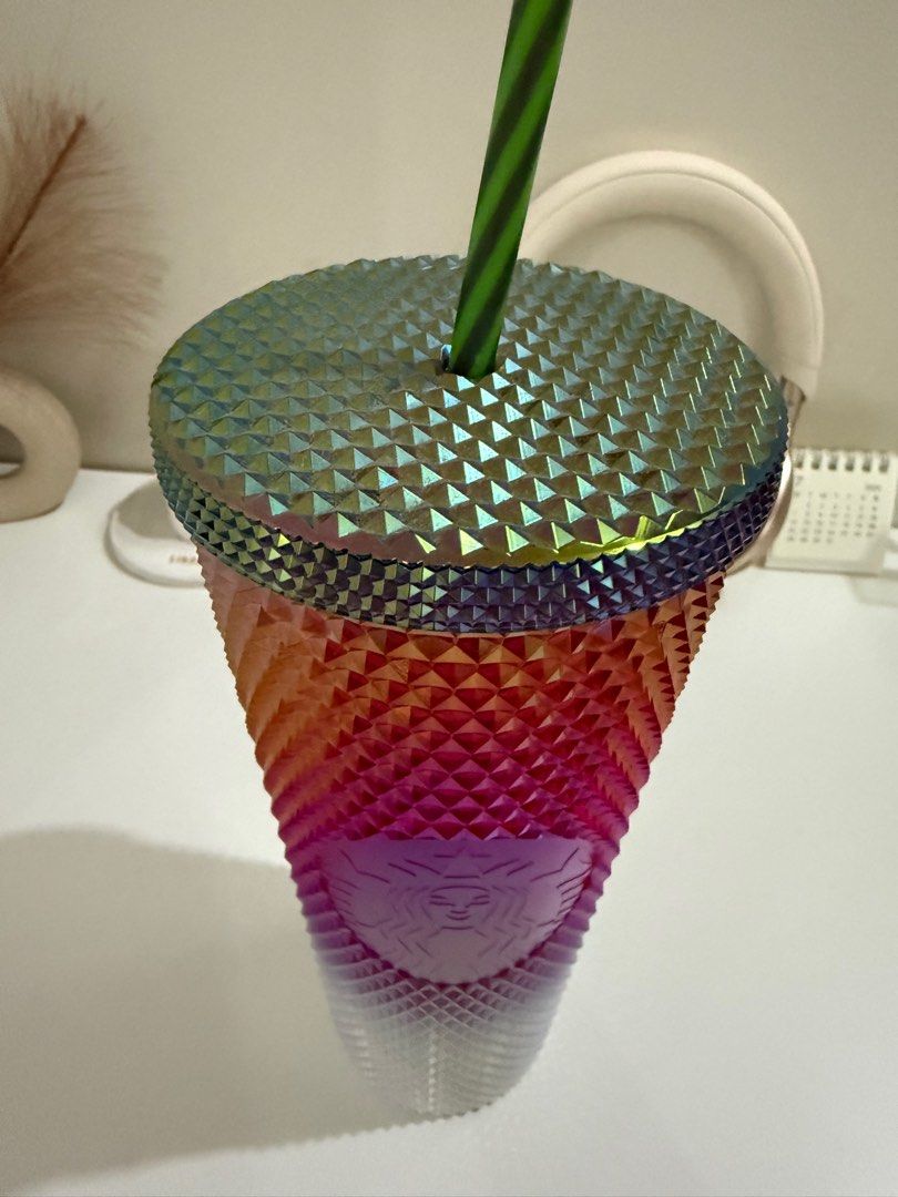 Starbucks Philippines Exclusive Dragon Fruit Bling Cold Cup (Category: Coffee & Tea Tableware) located in Quezon City. Submitted by cakes.ami_ (Listing ID 1390959709, Image 2). Description: * Brand new * ₱1,500 (Original Price: ₱2,195).