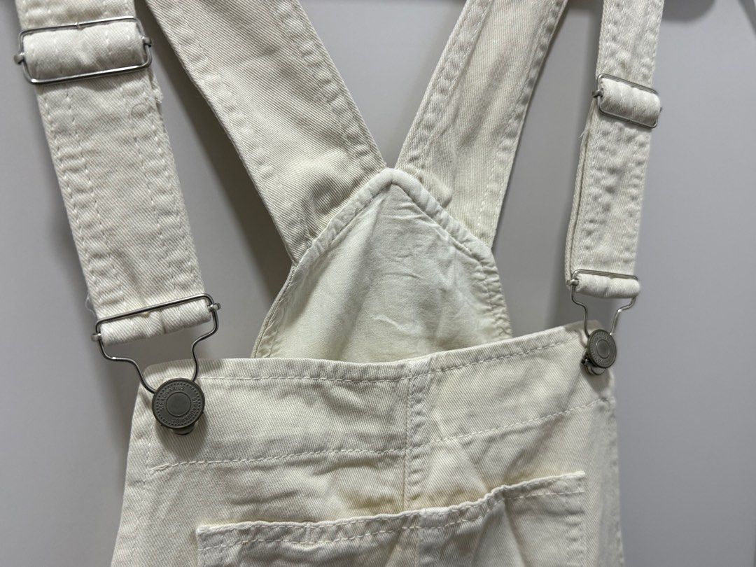 Stradivarius Cream Jumper/Jean Overalls (Category: Sets or Coordinates) located in Manila. Submitted by mandu03 (Listing ID 1390904166, Image 3). Description: not used.