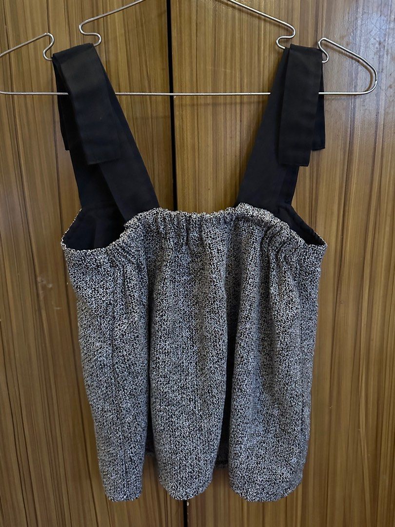 Textured ribbon shoulder top (Category: Sleeveless) located in Cainta. Submitted by ree_declutters (Listing ID 1390808176, Image 3). Description: Ribbon shoulders, textured top Garterized back Model measurements: Height: 5ft Bust: 30inch / 76cm Waist: 25.5inch / 65cm Hips: 33 inch / 84cm *model has a short torso.