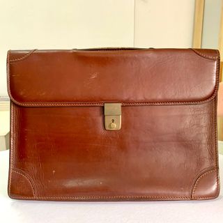 (Category: ) located in . Submitted by unique_preloved_treasure (Listing ID 1390888428, Image 1). Description: .