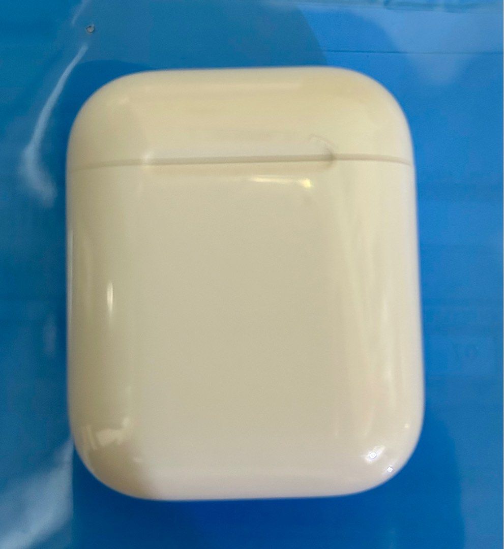 1st Generation Apple Airpods (Charging Case) (Category: Headphones & Headsets) located in Mandaluyong City. Submitted by knix01 (Listing ID 1391075981, Image 2). Description: - Selling my 1st generation Apple Airpods Charging Case (Very Functional) - Left Buds Working, Right Buds (Not Working) just included both - I can include the box for authenticity - Negotiable .