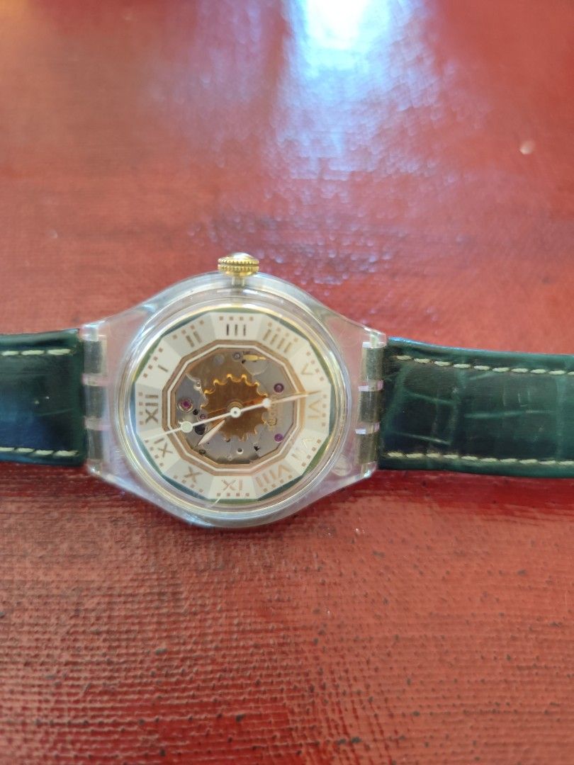 31-Year Old 1st Generation Automatic Swatch, ETA Movement (Category: Men's Watches) located in Davao. Submitted by papa1919 (Listing ID 1390989903, Image 2). Description: 1994 -1995 Model. Swatch started producing automatic watches 3 years earlier in 1991, using the famous ETA movement. Watch head is very pristine because of careful wearing/handling , but of course it's original leather strap has deteriorated because of age. The watch runs very w