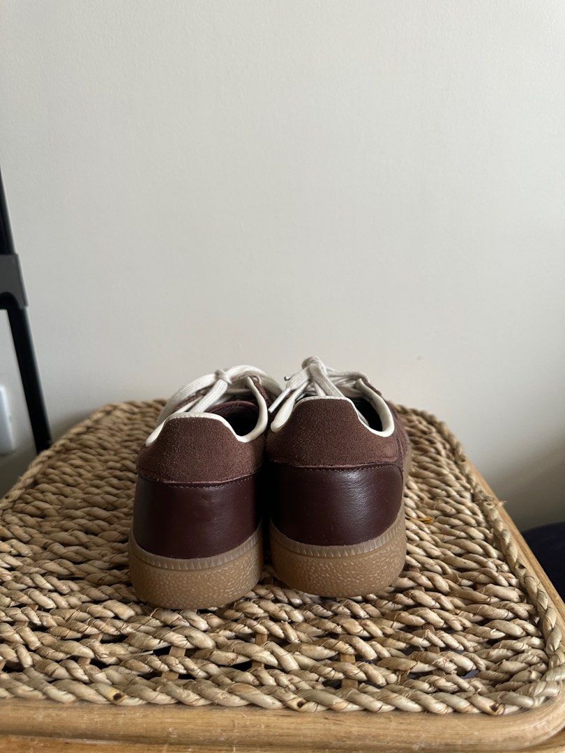 Adidas spezial brown size 5 (Category: Sneakers) located in Binan City. Submitted by themkeps (Listing ID 1391008991, Image 3). Description: Used less than five times No box available Only one shoe tie (currently using the brown one) I’m usually size 7 but size 5 is what fits me for adidas spezial. Slight brown smudge on the laces RFS: decluttering.
