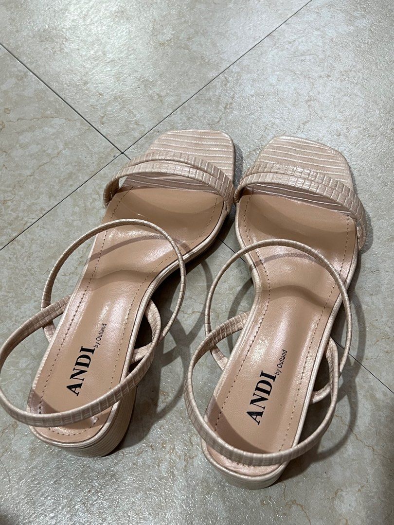 ANDI BY OUTLAND (Category: Flats & Sandals) located in Cainta. Submitted by lerlainee (Listing ID 1391124894, Image 2). Description: Used once for a company event. Rfs: Wala na rin pag gagamitan. .