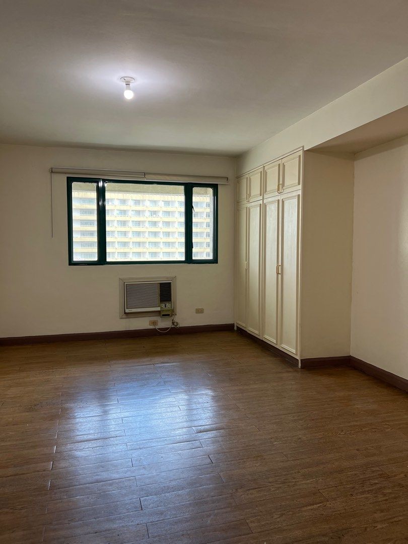 Antel Seaview Towers Pasay Studio Unit (Category: Apartments & Condos) located in Malabon City. Submitted by jimmmys.stuff (Listing ID 1391044871, Image 1). Description: Antel Seaview Tower B Studio Unit 37.18 sqm - P16,500 monthly (inclusive of association dues) - 1 month advance, 2 months security deposit & 11 months PDCs - with aircon and rangehood only - amenities: pool & gym Located beside: Japanese Embassy & Midas Hotel .