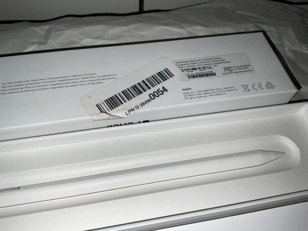 APPLE PENCIL 2ND GEN (Category: Other Mobile & Gadget Accessories) located in Manila. Submitted by 2025.gadgetspot (Listing ID 1390969510, Image 1). Description: selling for 5,800 - authentic from apple US. - warranty not activated (can activate the warranty sa mismong apple) - no issues at all - UNSEALED but NEVER BEEN USED. can do meetups / shipping 📍qc (trinoma & sm fairview) pm if interested..