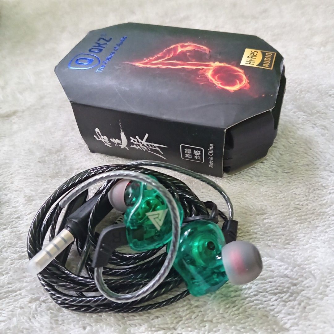 AUTHENTIC QKZ IN EARS GAMING HEADSETS (Category: Earphones) located in Paranaque City. Submitted by powerzone0517 (Listing ID 1390967427, Image 3). Description: .