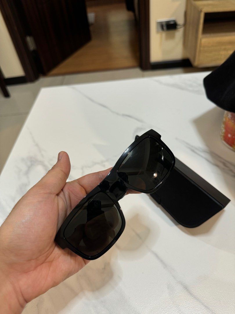 Bose Audio Sunglasses (Category: Headphones & Headsets) located in Mandaluyong City. Submitted by jamesy006 (Listing ID 1391062823, Image 3). Description: Selling my Bose Audio Sunglasses (Bluetooth) Comes with its case and original charging cable P4,000 only! Thank you! .