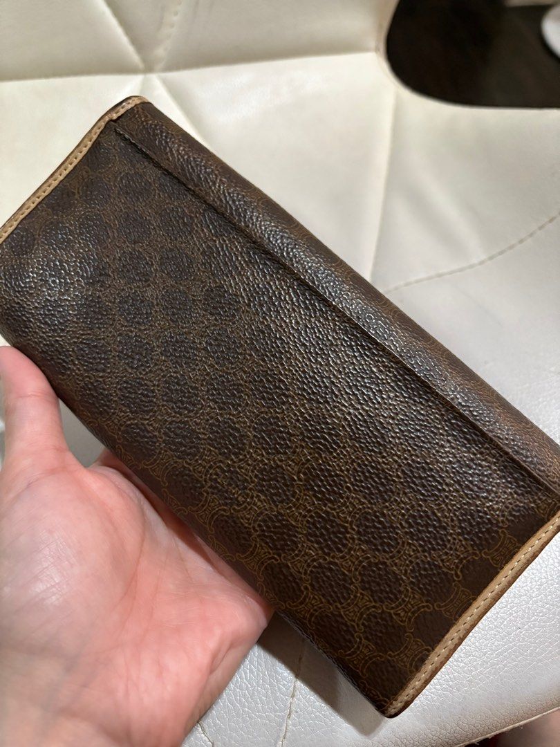 Authentic Celine long wallet (Category: Luxury Bags & Wallets) located in Cavite. Submitted by cbmae (Listing ID 1390964283, Image 2). Description: Vintage Celine long wallet.
