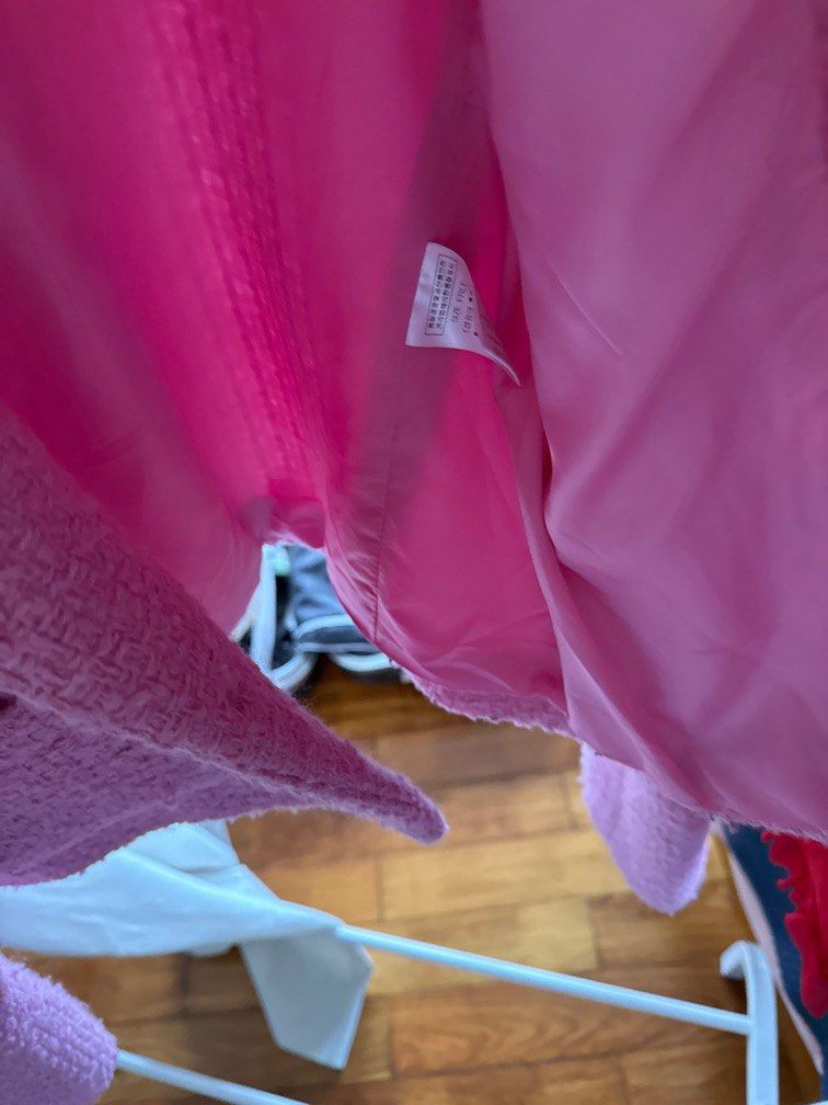 Chanel pink L (Category: Coats, Jackets and Outerwear) located in Makati City. Submitted by eskarina62 (Listing ID 1391046572, Image 3). Description: Bought for 3500 from Carousell Not my shade of pink .