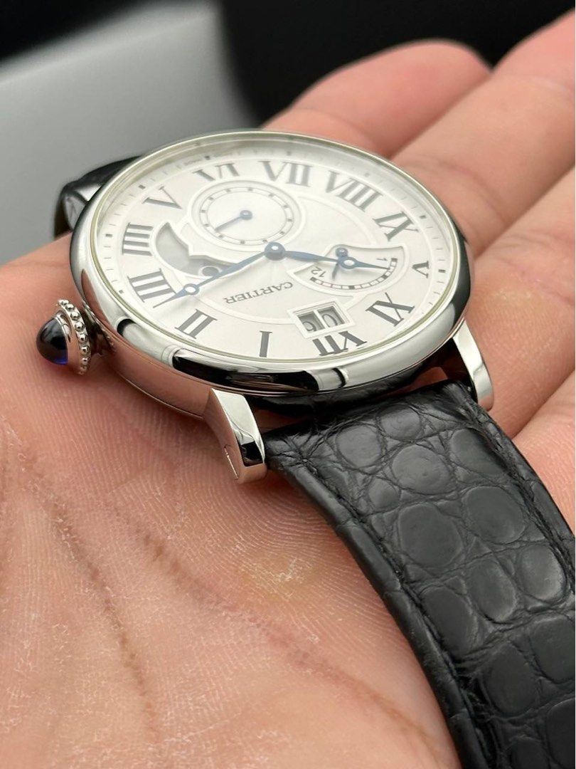 🔥CHEAPEST🔥 Cartier Rotonde de Cartier Retrograde GMT FULL SET Like New (Category: Watches) located in Singapore. Submitted by gdtimepieces (Listing ID 1391081728, Image 3). Description: Open to trades up/down! ** Shop Based ** Hi all, up for sales today is a Cartier Rotonde de Cartier. It features a Large date, retrograde second time zone and day night indicator. Fully loaded complications piece, great value for money! Details: - Brand: Cartier