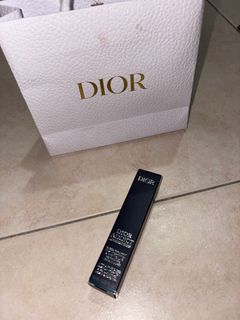 (Category: ) located in . Submitted by wardrobepreloved__ (Listing ID 1391137734, Image 1). Description: .