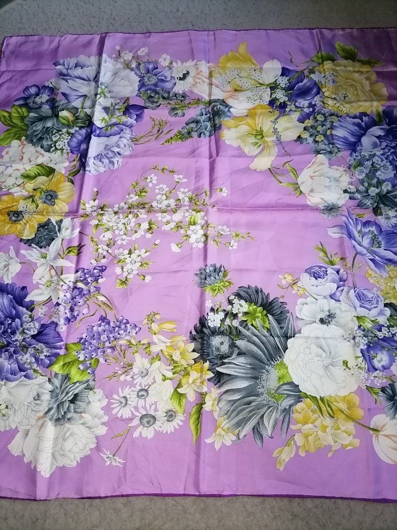 Floral Silk Scarf (Category: Scarves) located in Butuan. Submitted by az-branded.items (Listing ID 1391024535, Image 2). Description: Ganda ng quality Handrolled Good as new pa Silk: 33.5" x 33.5" Selected ukay.