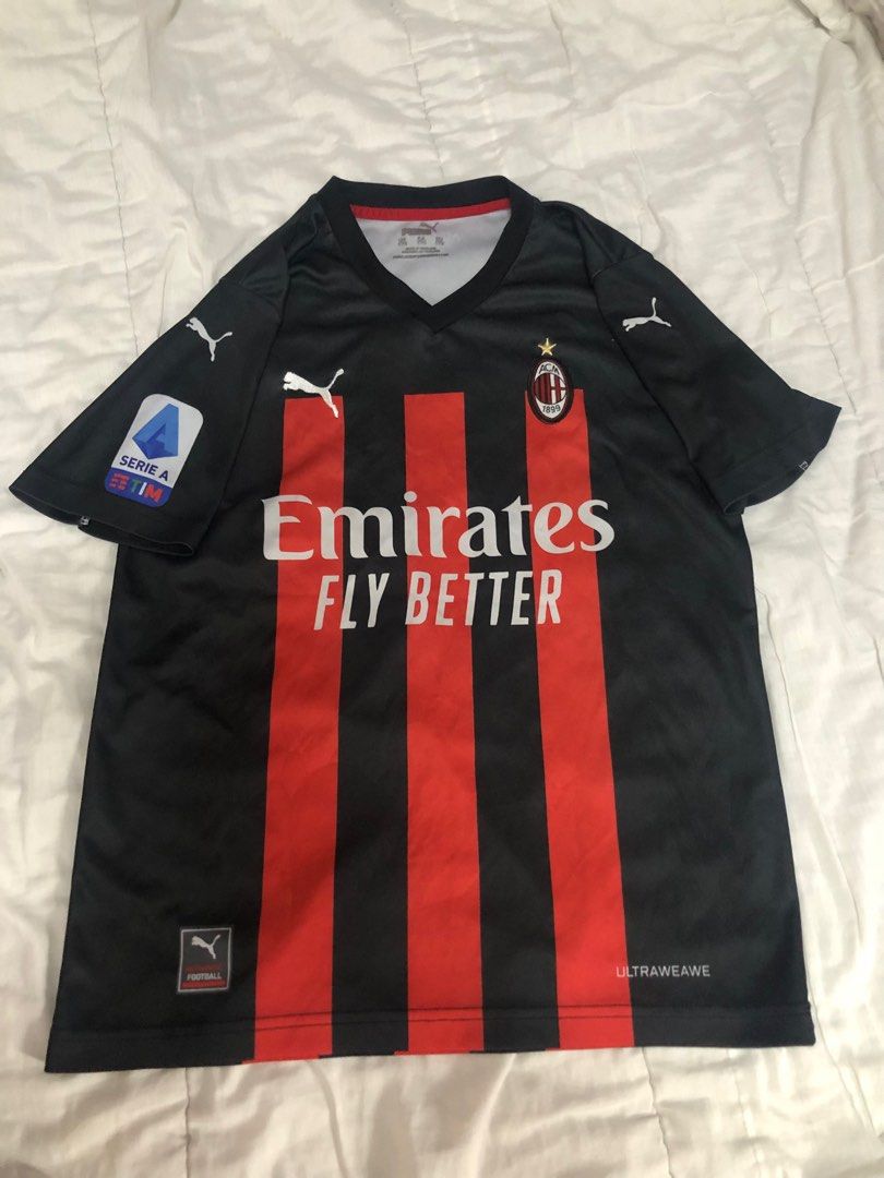 Fly Emirates Soccer Jersey Shirt (Category: Tshirts & Polo Shirts ) located in Baguio. Submitted by donafaye (Listing ID 1390989782, Image 1). Description: Fly Emirates Soccer Jersey Shirt Puma Size 176 on tag (16yrs old) XS Adult Men Small Adult Women Signs of Usage Preloved from London.