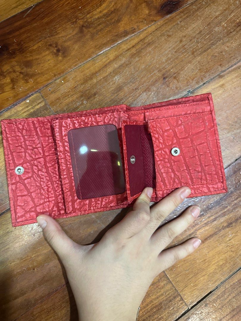 GENUINE LEATHER THAILAND Wallet (Category: Wallets & Card holders) located in Taguig. Submitted by clh2019 (Listing ID 1391097561, Image 3). Description: RFS: decluttering .