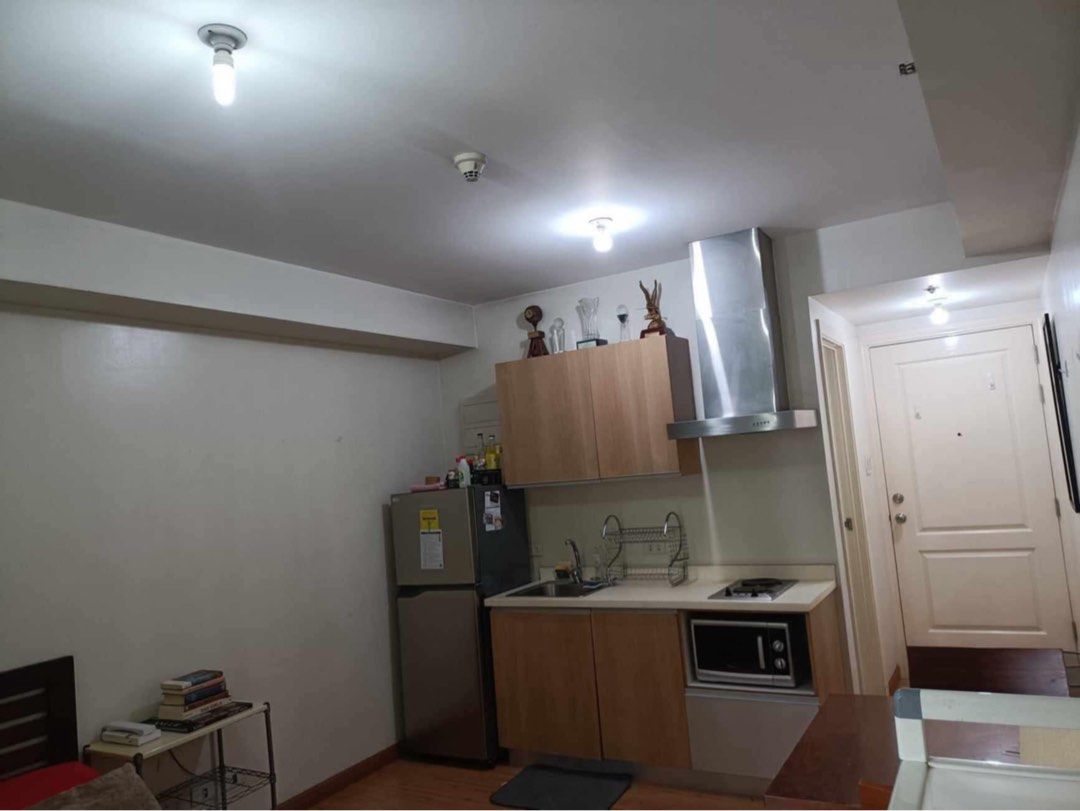Grand Soho Makati Unit For Sale (Category: Apartments & Condos) located in Pasay City. Submitted by baebey (Listing ID 1391106971, Image 3). Description: Title status: Clean Title (updated RPT) Price: 4.8M Sqm:25.9 sq.m. Others: - studio type condo located at 18th floor - Amenities: Swimming pool Spa Fitness center Massage Pool (kids) Garden Business center Elevator -inside city center -(1.8km) 26 mins walk to glorietta -distance from airport 5.4