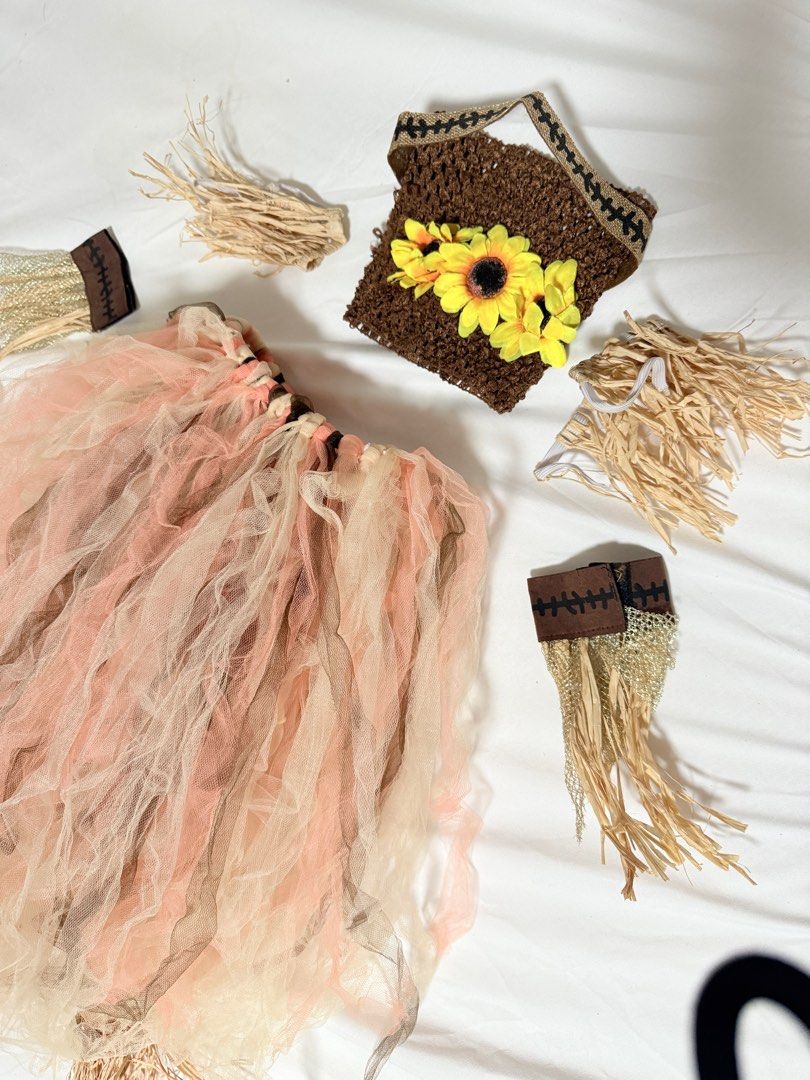Halloween Costume - Scarecrow baby (Category: Babies & Kids Fashion) located in Paranaque City. Submitted by chc_mnl (Listing ID 1390987285, Image 2). Description: Worn by 2 yrs old. Includes skirt, tube top and accessories. Can no longer find the head gear.