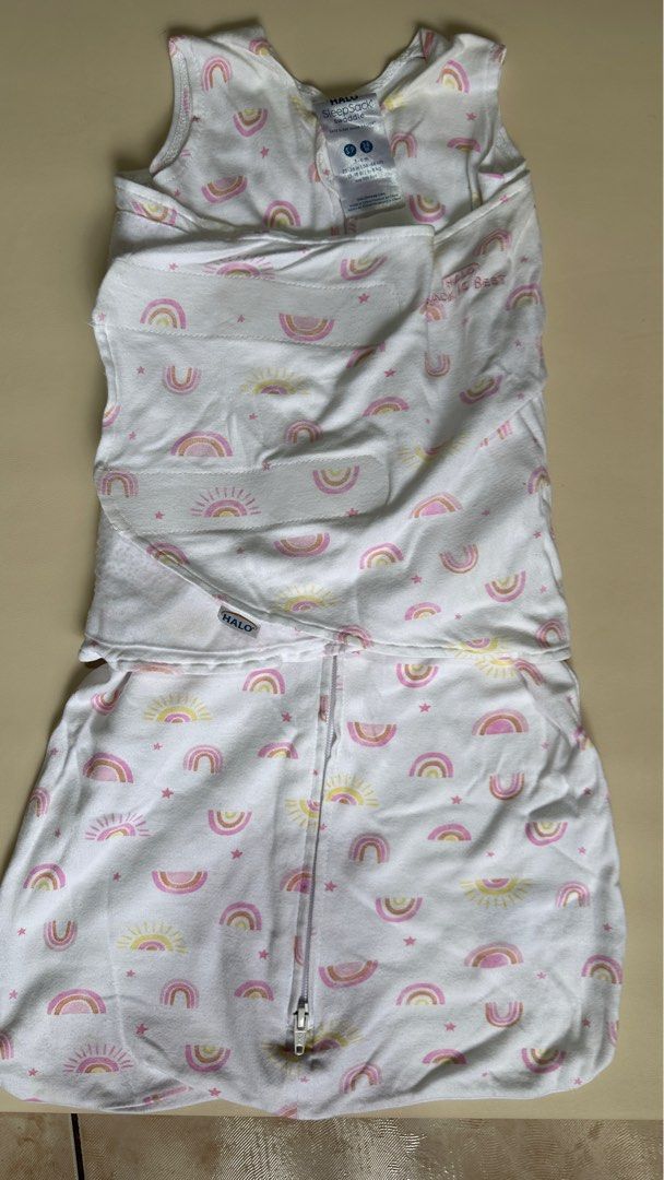 Halo Swaddle Small 3-6 months (Category: Babies & Kids Fashion) located in Quezon City. Submitted by declutteringmj (Listing ID 1390972611, Image 2). Description: Halo Swaddle Sleepsack Small 3-6 month Bought at 1299. Selling only for 400 pesos Helped my baby sleep longer. Please manage expectation as it is already used. Location: QC Pickup only.