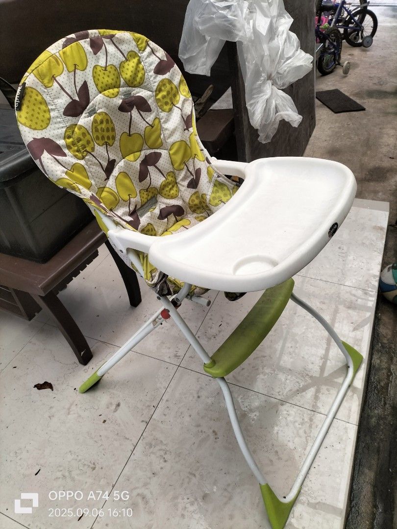High chair (Category: Kids Tables & Chairs) located in Taguig. Submitted by mamizes (Listing ID 1391056444, Image 2). Description: .