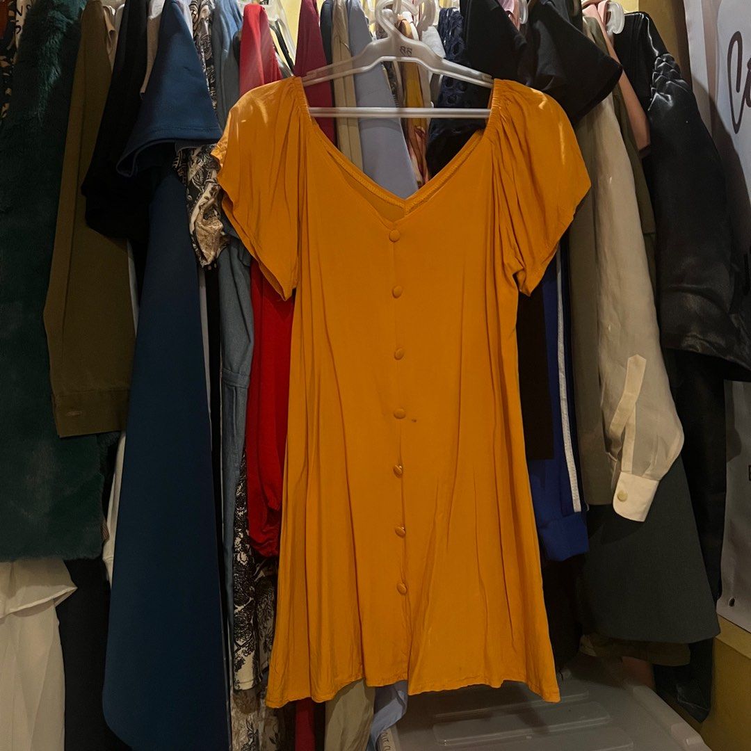 H&M Mustard dress (Category: Dresses) located in Manila. Submitted by apreloved.co (Listing ID 1391132870, Image 1). Description: .