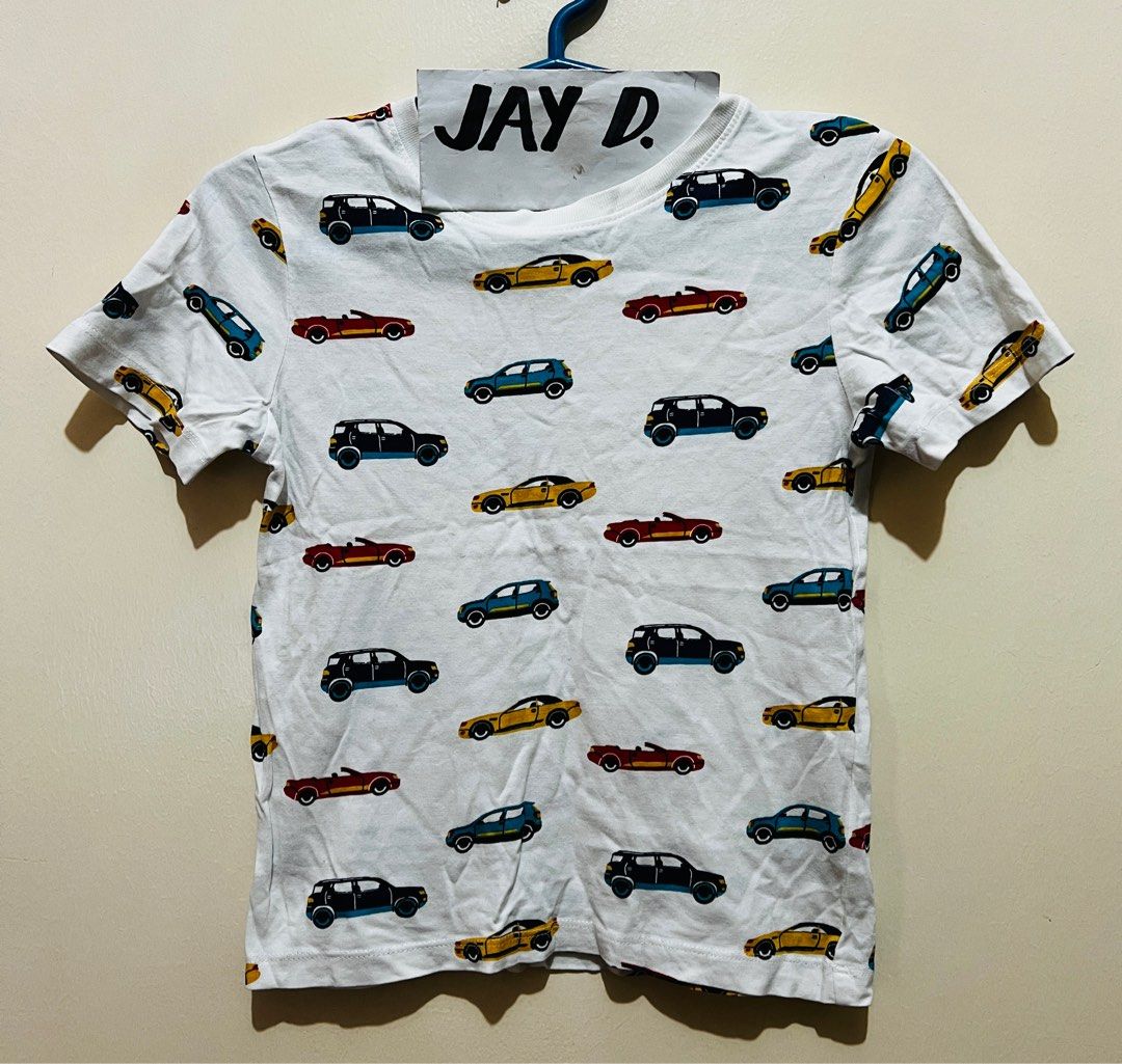 H&M Printed Cars tee (Category: Babies & Kids Fashion) located in Quezon City. Submitted by deviljin17 (Listing ID 1390993992, Image 1). Description: H&M Printed Cars tee Size 4-6Y US 13” x 17.5”.