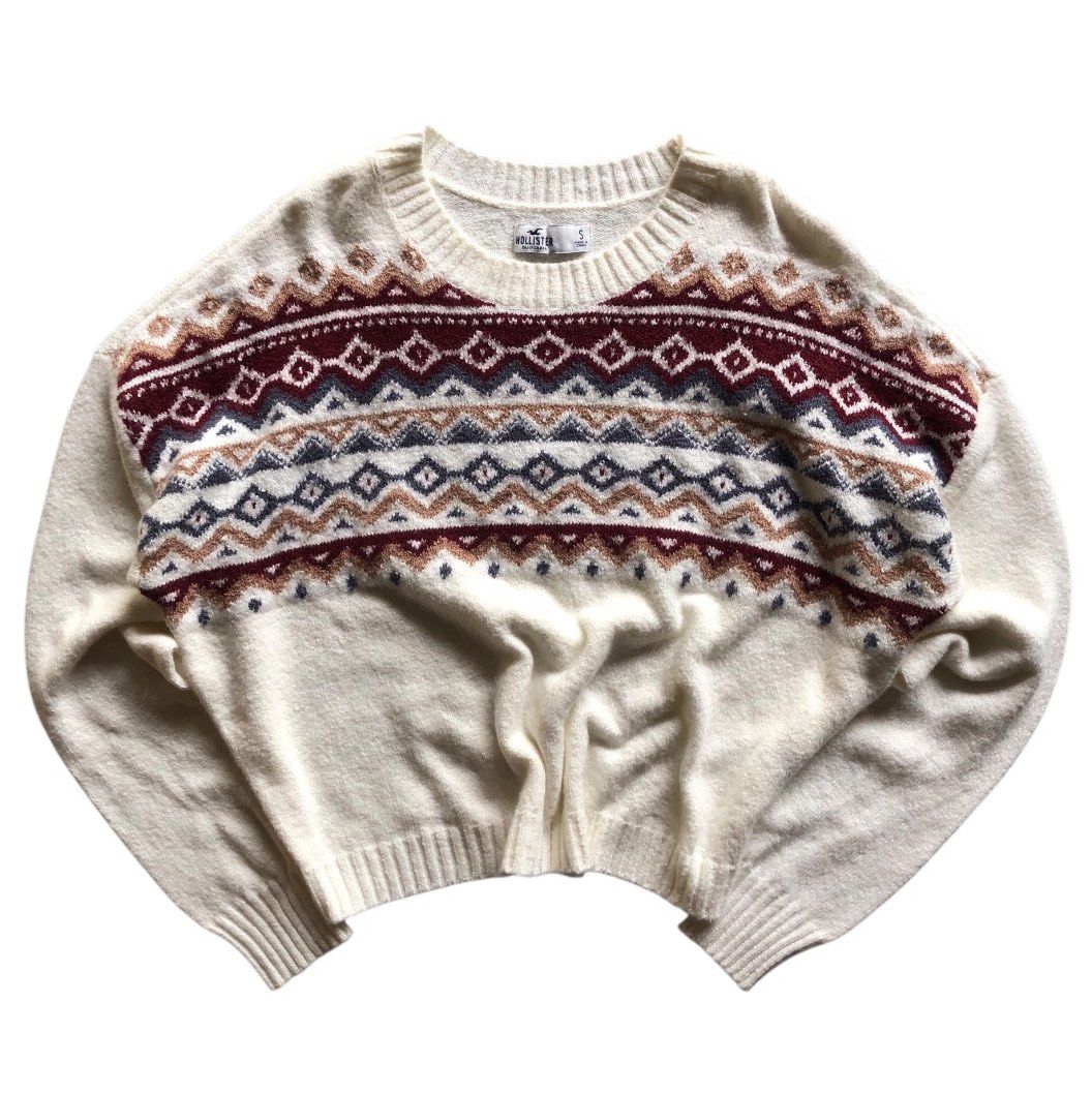 Hollister Sweater (Category: Longsleeves) located in Puerto Princesa. Submitted by vanjagmis (Listing ID 1391091004, Image 1). Description: ♻️SIZE: Small ♻️CONDITION: Excellent ♻️ISSUE: None 💸MINE: 300 Free Shipping 🚨No return and exchange. 🚨Check all the details and pics before purchasing the item. 🚨Color may vary due to lighting. 🚨Manage your expectations since all items are thrifted. 🚨All items are already washed,and ready to wear. 🚨Cou