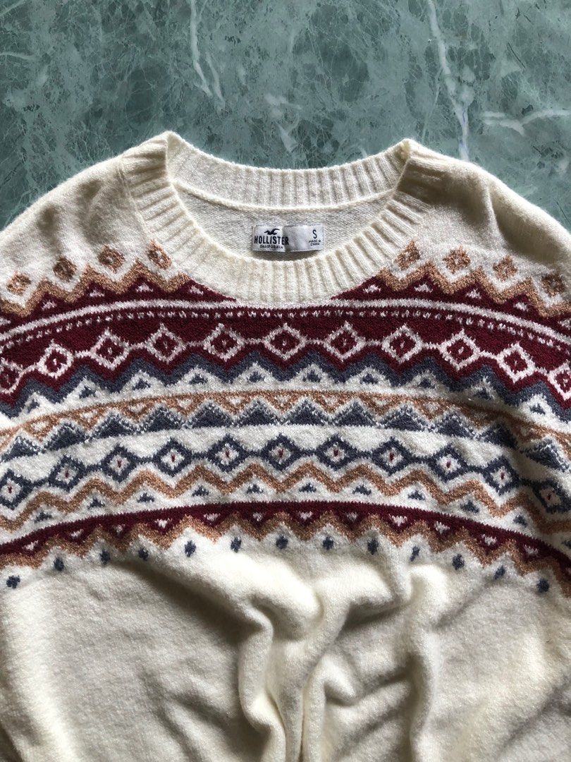 Hollister Sweater (Category: Longsleeves) located in Puerto Princesa. Submitted by vanjagmis (Listing ID 1391091004, Image 2). Description: ♻️SIZE: Small ♻️CONDITION: Excellent ♻️ISSUE: None 💸MINE: 300 Free Shipping 🚨No return and exchange. 🚨Check all the details and pics before purchasing the item. 🚨Color may vary due to lighting. 🚨Manage your expectations since all items are thrifted. 🚨All items are already washed,and ready to wear. 🚨Cou