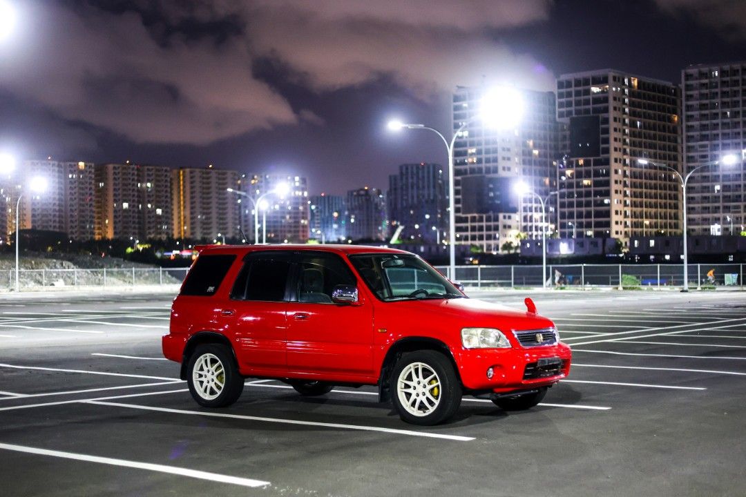 Honda CR-V 2.0 (A) (Category: Used Cars) located in Manila. Submitted by jajajansen (Listing ID 1391100680, Image 1). Description: Honda CR-V Gen 1 RD2 Fullmark Theme EXTERIOR: JDM Fullmark Grill with original gold H emblem JDM Fullmark Bumper (Front and Back Tailgate) JDM Fullmark side skirt JDM chrome outer door handles JDM Premium Headlight JDM Fullmark Roof JDM Bubble Visor JDM M334 Green Glass JDM RD2 Wing 17" DC5 Mags with Laufenn Tires (St