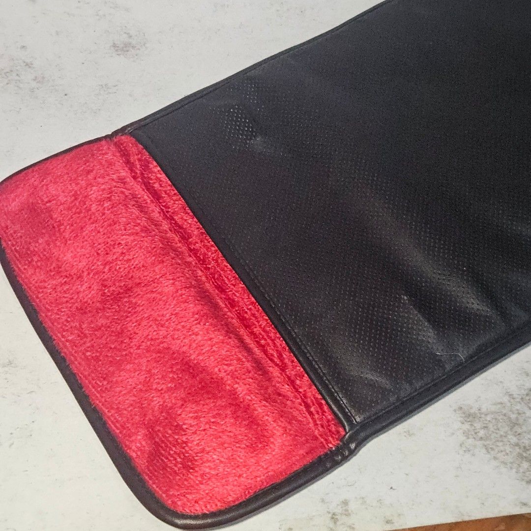 iHome Protective Sleeve for Macbook Air/Pro 13" (Category: Cases & Sleeves) located in Quezon City. Submitted by softboiledtamago (Listing ID 1391051513, Image 2). Description: Black - 1088 Red - 988 Blue - 888 Pink - 788 All are in perfect condition, but pink is lacking 1 magnet..