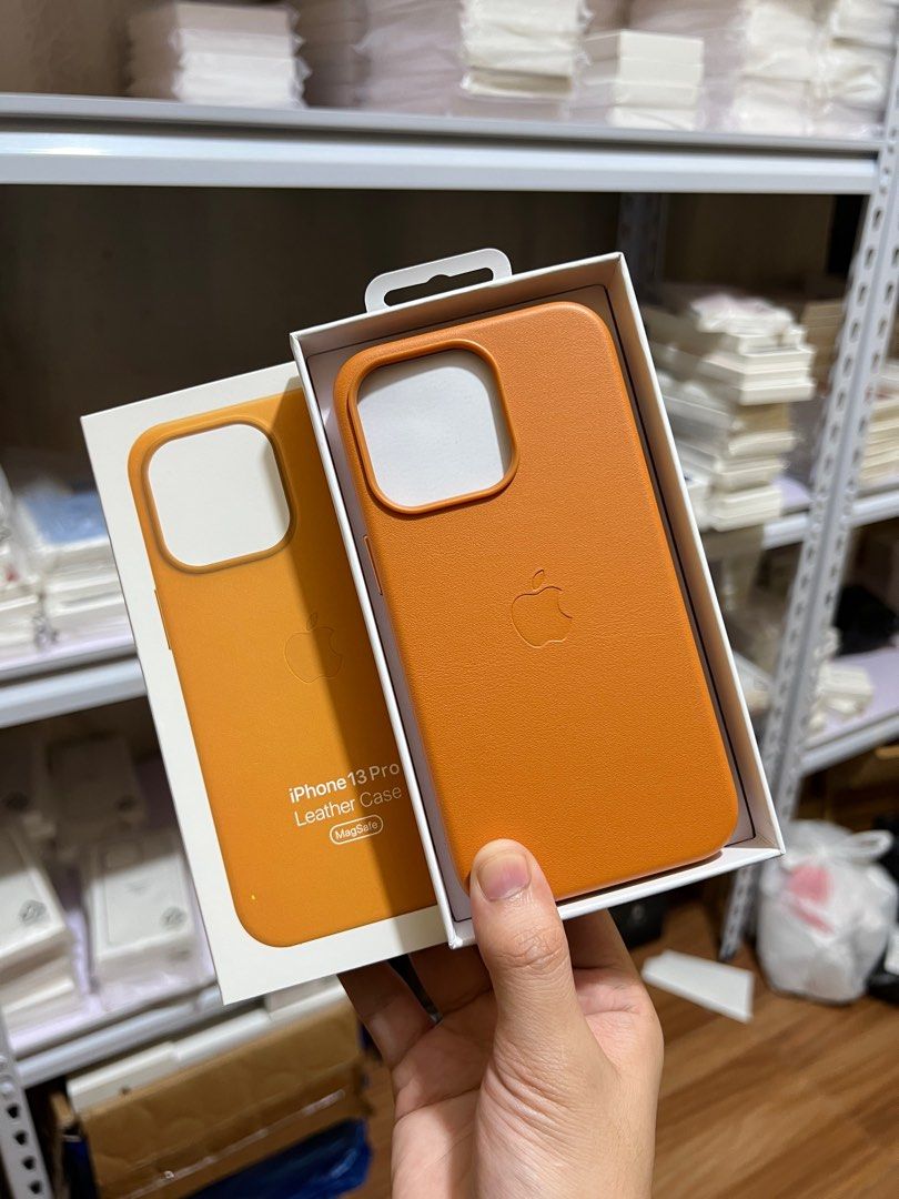 iPhone 13 Pro Leather Case [MagSafe] (Category: Cases & Sleeves) located in Manila. Submitted by mercedgret74092 (Listing ID 1390979621, Image 3). Description: Pm ne.