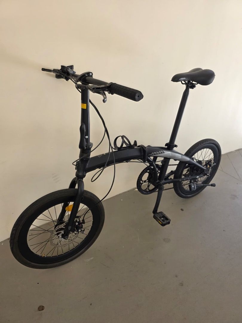 JAVA ZELO V2 FOLDING BIKE (Category: Bicycles) located in Singapore. Submitted by cycledome (Listing ID 1391055021, Image 2). Description: 🔧 JAVE ZELO V2 – Specifications -Frame: Lightweight alloy folding frame – compact, sturdy, and easy to carry -Fork: Steel rigid fork for durability and smooth city riding -Drivetrain: Shimano 7-speed – versatile gearing for urban commutes and light climbs -Brakes: Front & rear V-brakes – reliable stopping pow
