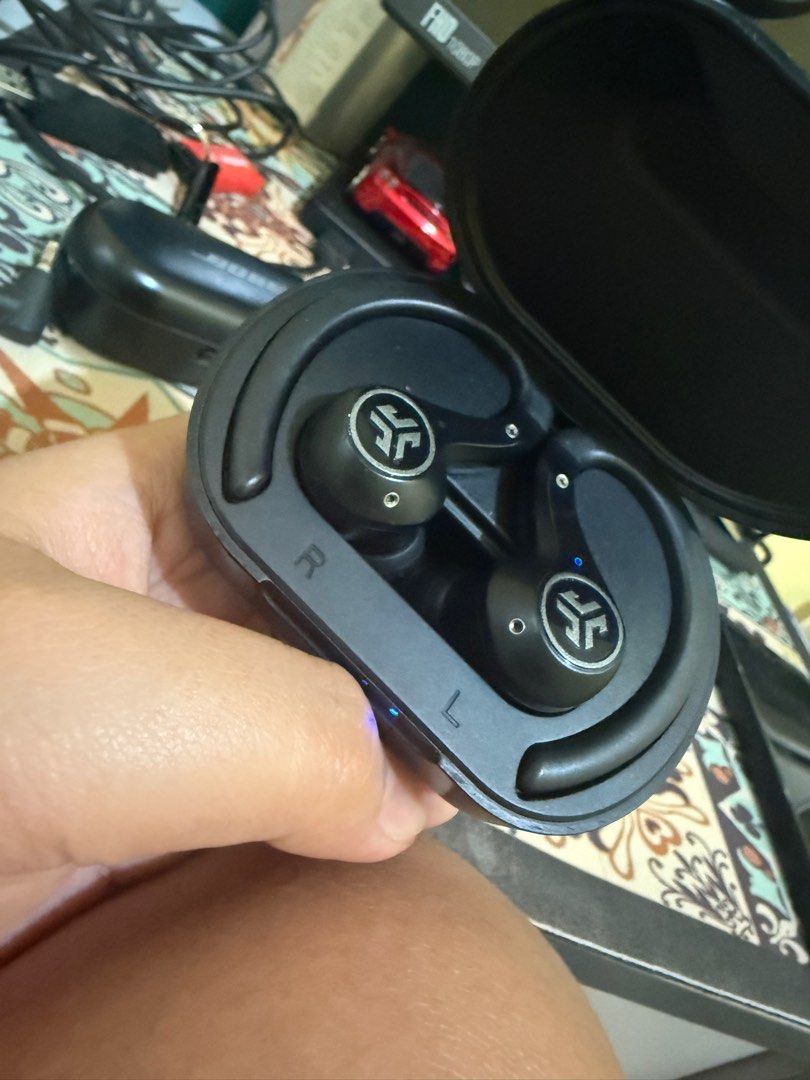JLab sport ANcc 3 (Category: Headphones & Headsets) located in Pasay City. Submitted by scarlet2k19 (Listing ID 1391092731, Image 2). Description: Original no issue.