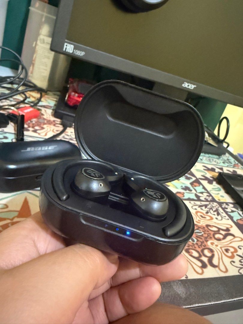 JLab sport ANcc 3 (Category: Headphones & Headsets) located in Pasay City. Submitted by scarlet2k19 (Listing ID 1391092731, Image 3). Description: Original no issue.