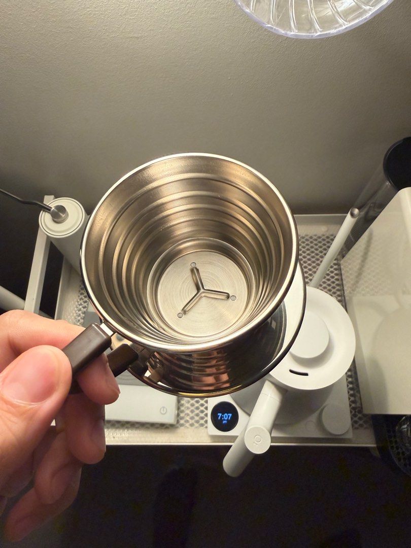 Kalita Wave 155 Stainless (Category: Coffee & Tea Tableware) located in Manila. Submitted by jungtae_21 (Listing ID 1391082365, Image 3). Description: Used less than 5 times RFS: Upgrading to a larger size (185) Will give free filters.