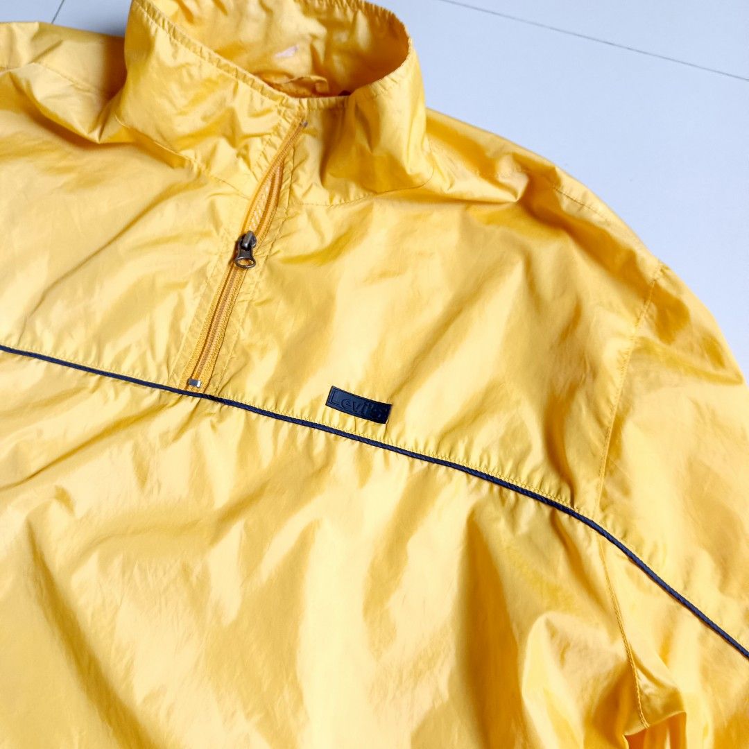 Levi Strauss Wind Breaker (Category: Coats, Jackets and Outerwear) located in Iloilo. Submitted by lizardooo (Listing ID 1391094049, Image 3). Description: width 25" length 29" has a small slit sa right ribbing the rest in perfect condition.