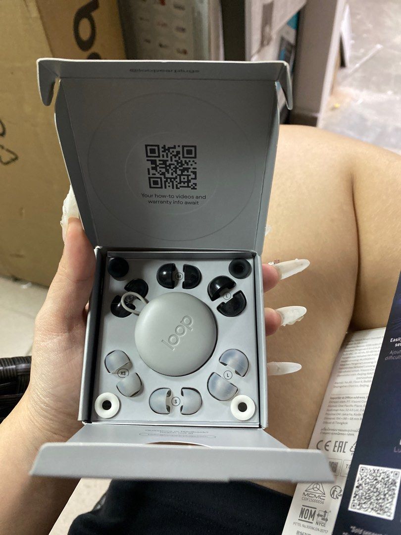 Loop engage plus (Category: Ear Care) located in Singapore. Submitted by 20percentoffshop (Listing ID 1391031673, Image 3). Description: .