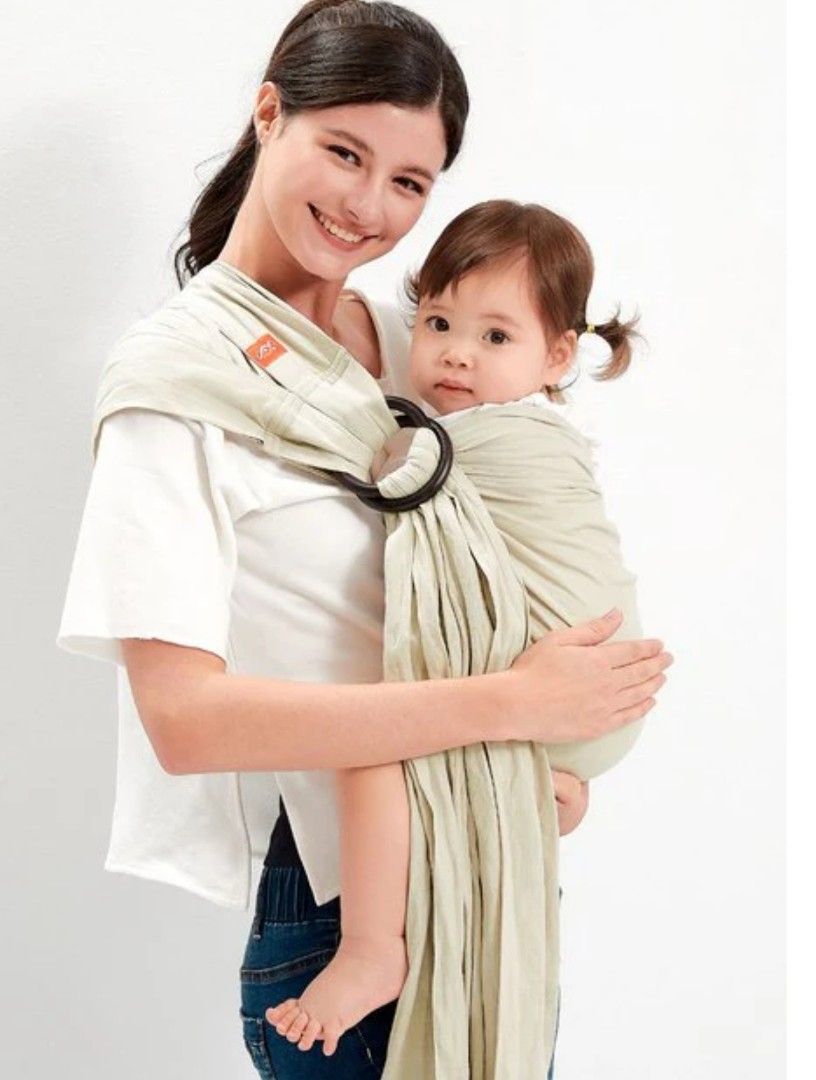 Mamaway Solid Linen Baby Ring Sling (Category: Carriers & Slings) located in Manila. Submitted by momofwillow (Listing ID 1390994651, Image 1). Description: Benefits of using a sling -Reduce crying -Improve intelligence -Convenient for breastfeeding -Relieve stress -Increase sense of security •M-shaped legs The thighs and knees are supported and will not sway outside the bag. •Starting from newborns, applicable to all ages •J-shaped back The knee