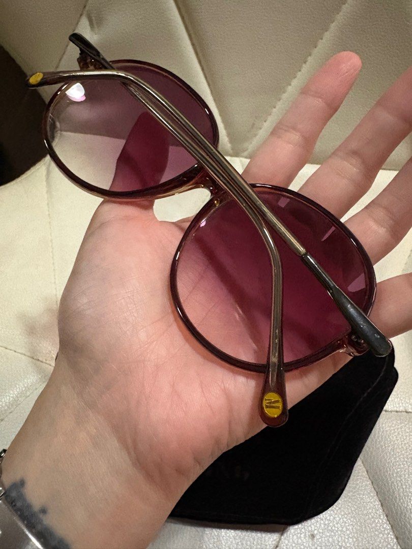 Mango Shades (Category: Sunglasses & Eyewear) located in Cavite. Submitted by cbmae (Listing ID 1390963396, Image 3). Description: lighty use cones with case and original cloth cleaner .