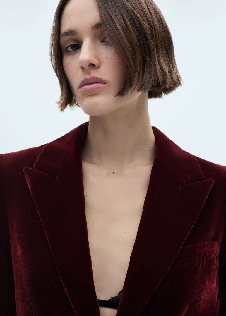 Mango Velvet Blazer - Dark Red (Category: Coats, Jackets and Outerwear) located in Tanza. Submitted by kmoarse (Listing ID 1391150534, Image 3). Description: 🌹 Bought this in Mango SM MOA branch for Php3,500 🌹 Worn twice last year 🌹 RFS: I’m not an S anymore 😭😭.