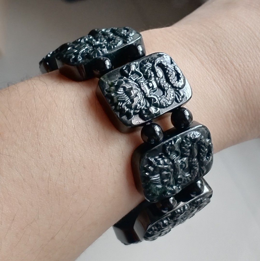 Mocui Jade dragon carving bracelet (Category: Bracelets) located in Quezon City. Submitted by themissingpiecesarehere (Listing ID 1391043714, Image 1). Description: Carving is very intricate. Thank you..