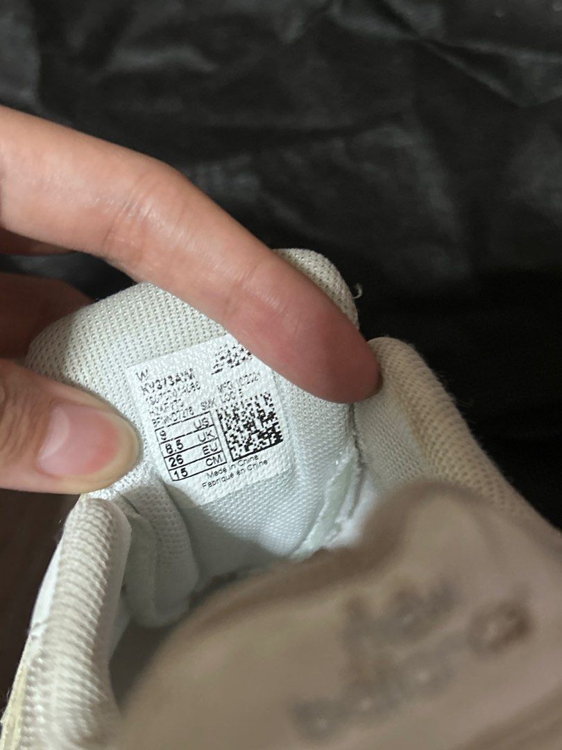 NB KIDS SHOES ALL WHITE (Category: Babies & Kids Fashion) located in Pasig City. Submitted by jeldya (Listing ID 1391017295, Image 3). Description: needs to be cleaned no issues looks new.