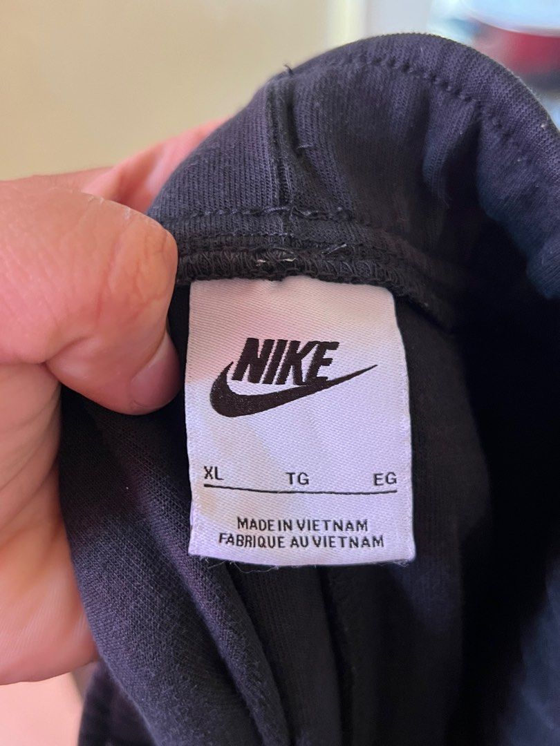 Nike Techfleece (Category: Joggers) located in Pagadian. Submitted by chiccsilog (Listing ID 1391114153, Image 3). Description: Nike Techfleece Excellent Condition 9.5/10 color rate waistline: 33-34 length: 38 no issue .