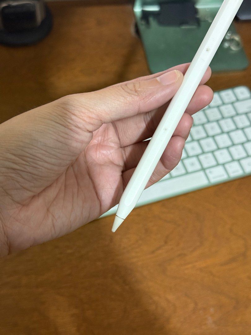 Original Apple Pencil 2 / 2nd generation FIXED PRICE (Category: Other Mobile & Gadget Accessories) located in Manila. Submitted by razelysonn (Listing ID 1391148182, Image 2). Description: Fixed price :) 100% working Double tap and other features is working too. pencil marks, that’s why im selling low already Location: Binondo Manila feel free to pickup to check/test.