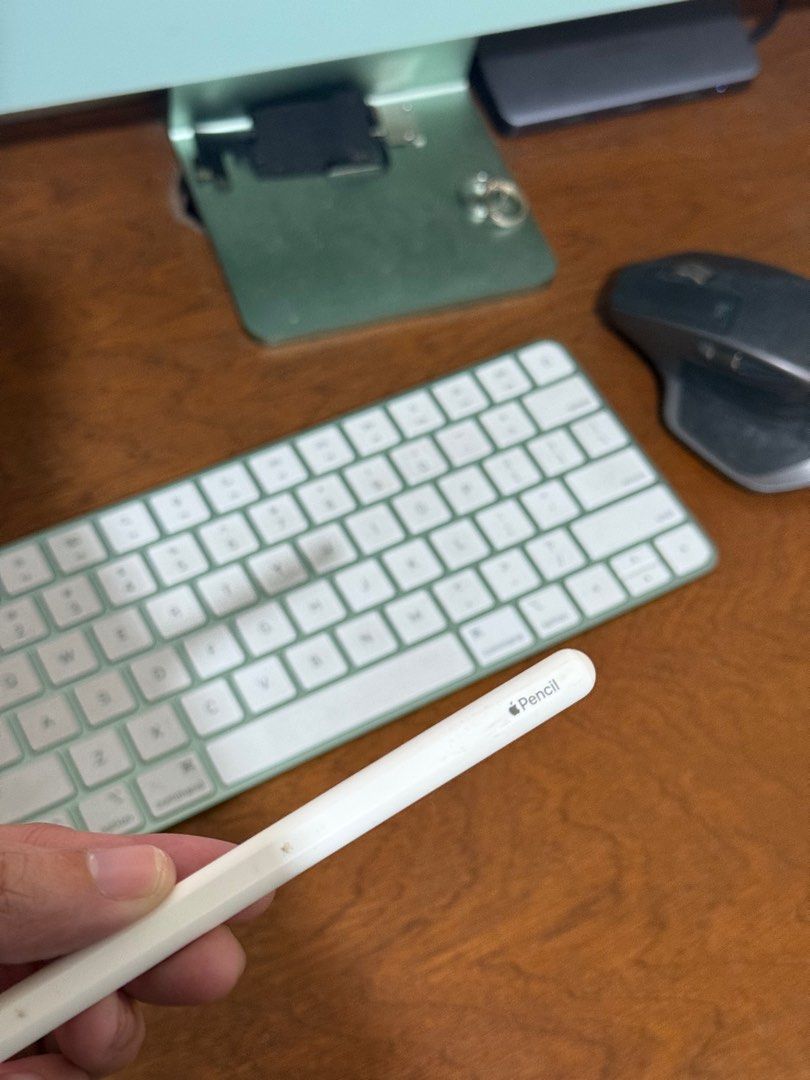 Original Apple Pencil 2 / 2nd generation FIXED PRICE (Category: Other Mobile & Gadget Accessories) located in Manila. Submitted by razelysonn (Listing ID 1391148182, Image 3). Description: Fixed price :) 100% working Double tap and other features is working too. pencil marks, that’s why im selling low already Location: Binondo Manila feel free to pickup to check/test.